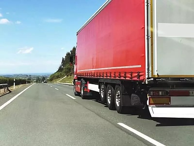 車主福音！東莞首家檢測機(jī)構(gòu)實(shí)現(xiàn)“三檢合一”，集裝箱道路運(yùn)輸更便捷